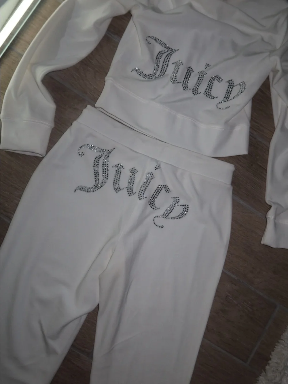 Juicy Couture white rhinestone velour tracksuit set - Picture 3 of 10